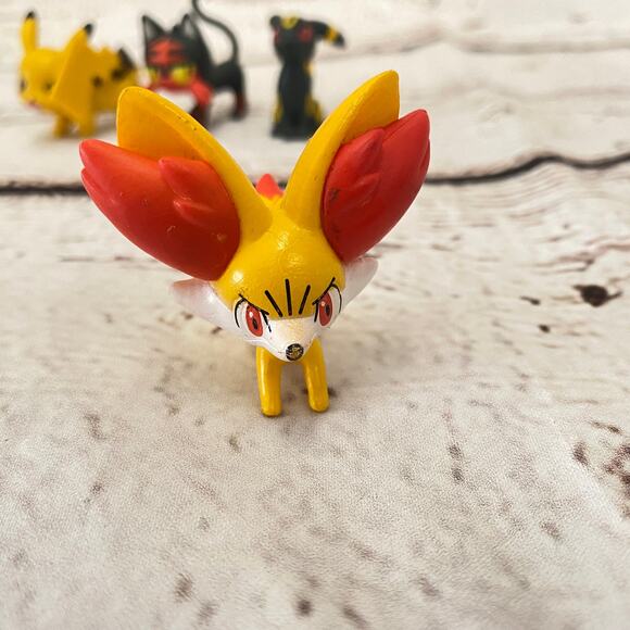 TOMY Pokemon Character Figures - Picture 10 of 14